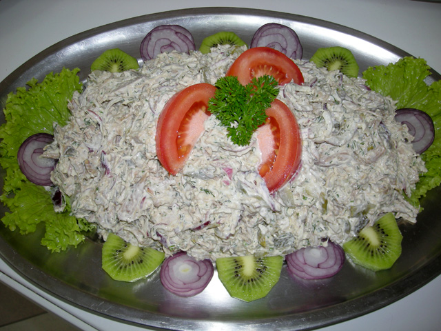 Urnebes Salata